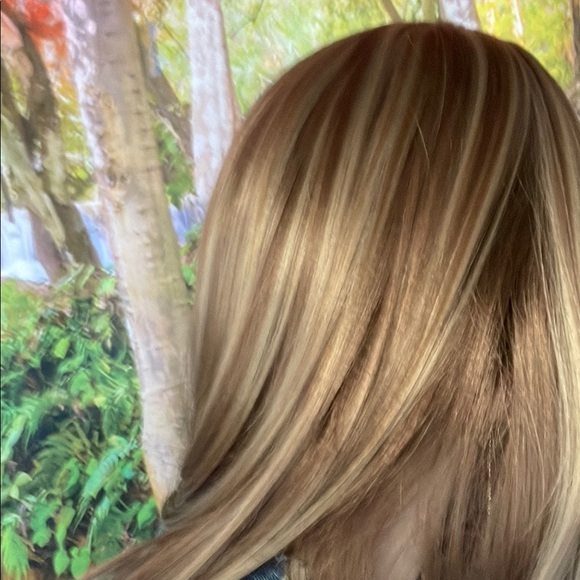 🦋Poppy Wig from Chelsey Smith Cosmetics - Picture 3 of 9